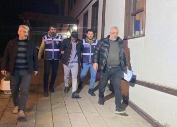 Kendilerini Polis Olarak Tanıtan Zanlılar, Iraklı Profesörü Dolandırdılar