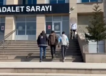 Göçmen Kaçakçılığı Operasyonlarında 5 Kişi Tutuklandı