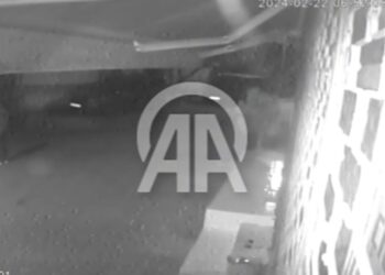 Kocaeli’de Eski Kız Arkadaşının Evini Yakmak İsteyen Şüpheli Aranıyor