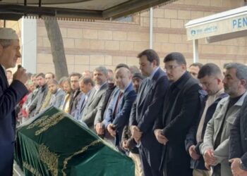 İstanbul’da Otomobilin Çarpması Sonucu Hayatını Kaybeden Üniversiteli Genç Kız Toprağa Verildi