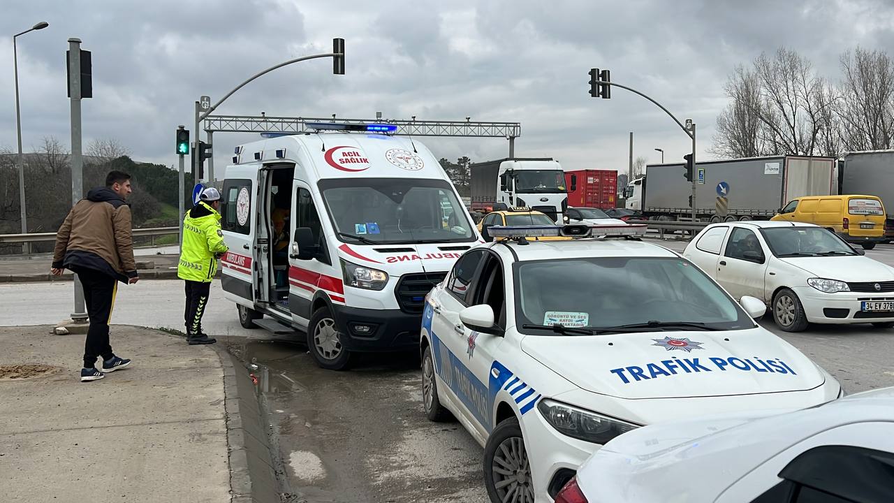 Kocaeli’de Otomobilin Çarptığı Çocuk Yaralandı