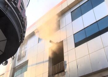 Bayrampaşa’da Ham Madde Deposunda Çıkan Yangın Söndürüldü