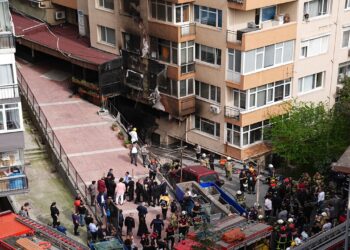 Beşiktaş’ta Eğlence Merkezinde Çıkan Yangında 15 Kişi Hayatını Kaybetti