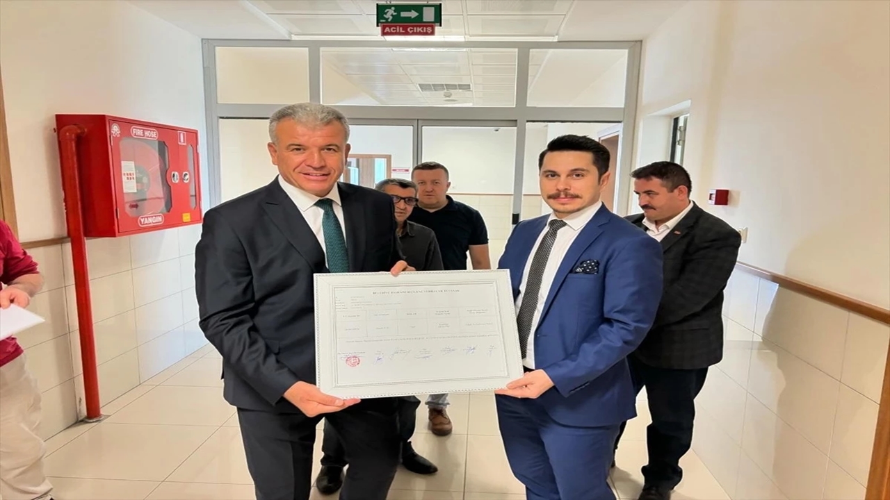 Karabiga Belediye Başkanı Ahmet Elbi Mazbatasını Aldı