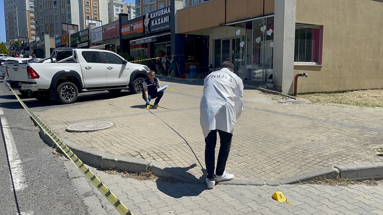 Boşanma Aşamasındaki Eşi Tarafından Silahla Vuruldu
