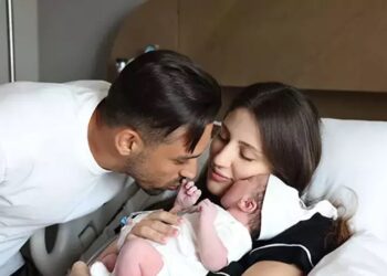 Fenerbahçe Kaptanı İrfan Can Kahveci İkinci Çocuğunu Kucakladı