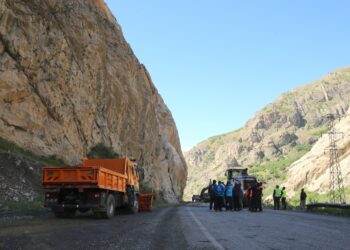 Bazı Otoyol ve Karayollarında Yapım, Bakım ve Onarım Çalışmaları Devam Ediyor