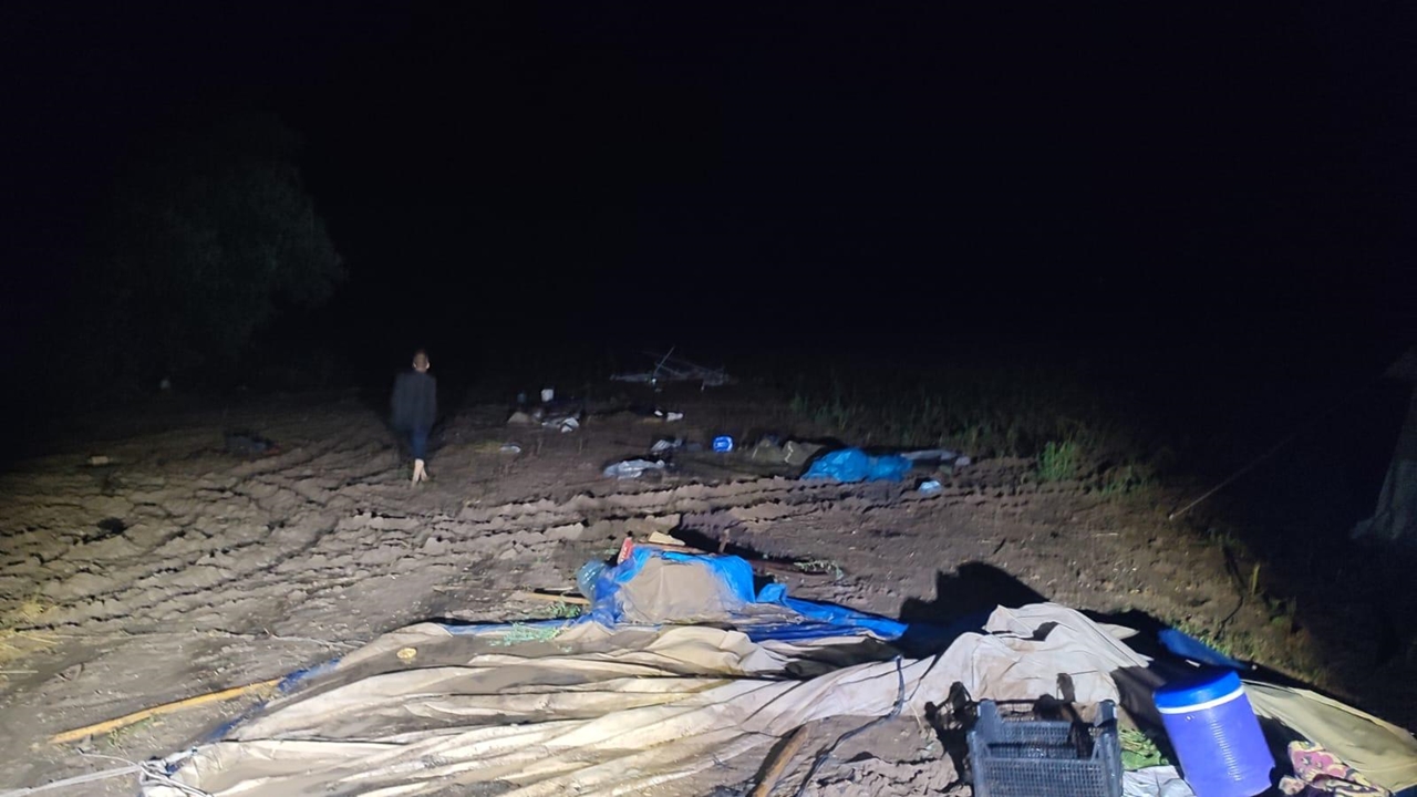 Sivas’ta Sağanak Çadırları Su Altında Bıraktı