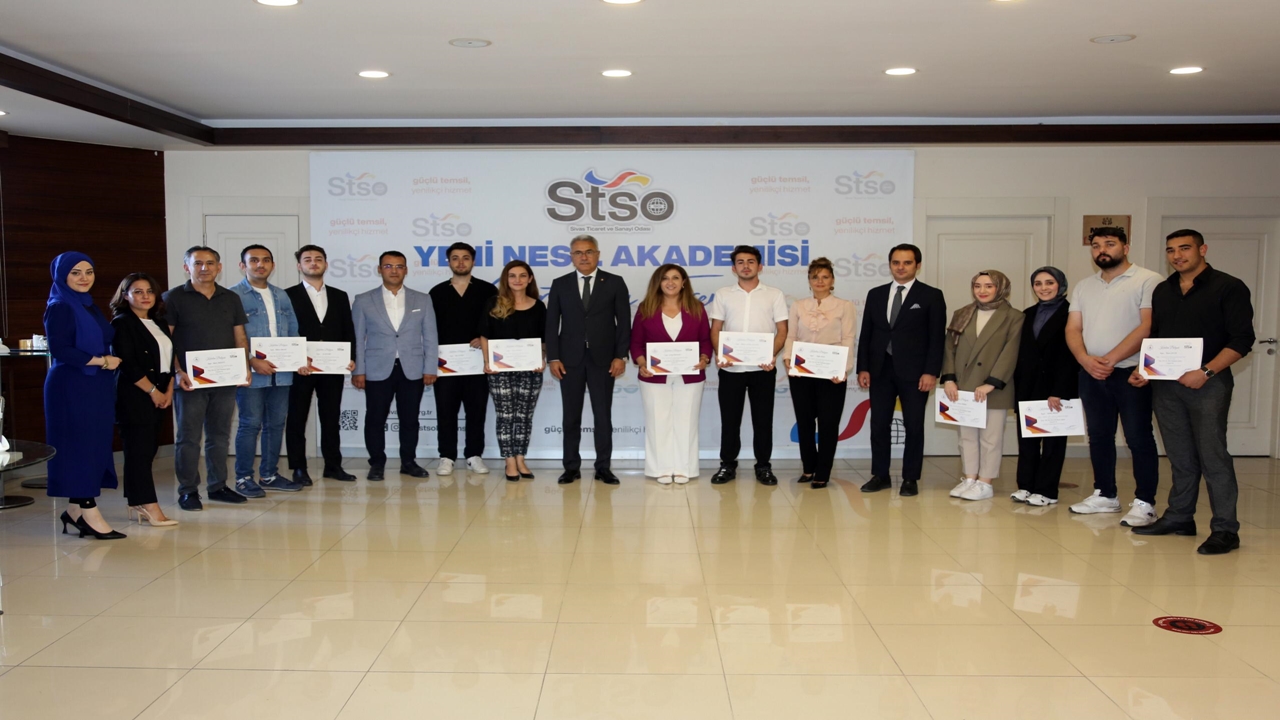 STSO, Genç Yöneticilere Sertifikalarını Verdi