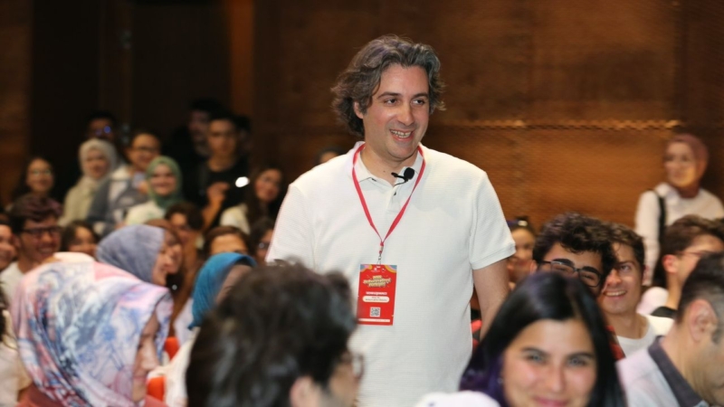 Prof. Dr. Behçet Yalın Özkara Kimdir? Eksi Netle Fiziğe Nasıl Girdi?