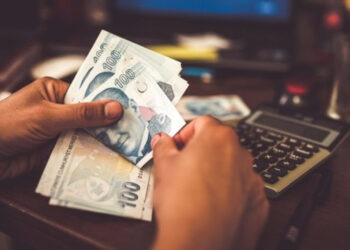 para sayan bir kişi