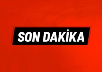 Balıkesir'in merkez Karesi ilçesinde patlayıcı üretilen fabrikada meydana gelen patlama ve çökme nedeniyle ölen ve yaralananların olduğu bildirildi. İlçeye bağlı kırsal Kavaklı Mahallesi'nde faaliyet gösteren fabrikanın kapsül üretimi yapılan bölümünde henüz bilinmeyen nedenle patlama meydana geldi. Olayın ardından bölgeye çok sayıda 112 Acil Sağlık ve itfaiye ekibi sevk edildi. Balıkesir Valisi İsmail Ustaoğlu, AA muhabirine, olayın ardından ekiplerin hemen bölgeye yönlendirildiğini bildirdi. Ölen ve yaralananlar olduğunu dile getiren Vali Ustaoğlu, "ZSR patlayıcı üretim tesisinde bir patlama meydana geliyor. Fabrikanın kapsül üretimi yapılan bölümünde patlama meydana geldikten sonra binada çökme oluştu. Şu anda tüm ekiplerimiz burada." dedi. Şu ana kadar 3 yaralının hastaneye kaldırıldığını belirten Ustaoğlu, bu kişilerin durumlarının iyi olduğunu ifade etti. Ustaoğlu, içeride kaç kişinin olduğuna yönelik tespit çalışmalarının sürdüğünü sözlerine ekledi.