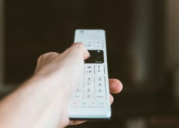 Bu akşam televizyon ekranlarında birbirinden farklı dizi, film ve yarışmalar izleyicilerle buluşacak. Bugün TV'de Neler Var?  İşte kanalların detaylı yayın akışı...