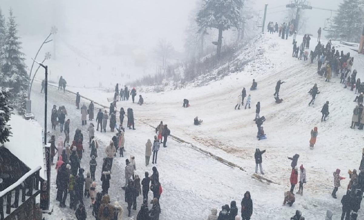 Kocaeli, Düzce ve Sakarya’nın yüksek kesimlerinde kar etkili oluyor haberi