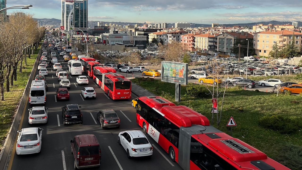 Ankara'daki trafikten bir görüntü.