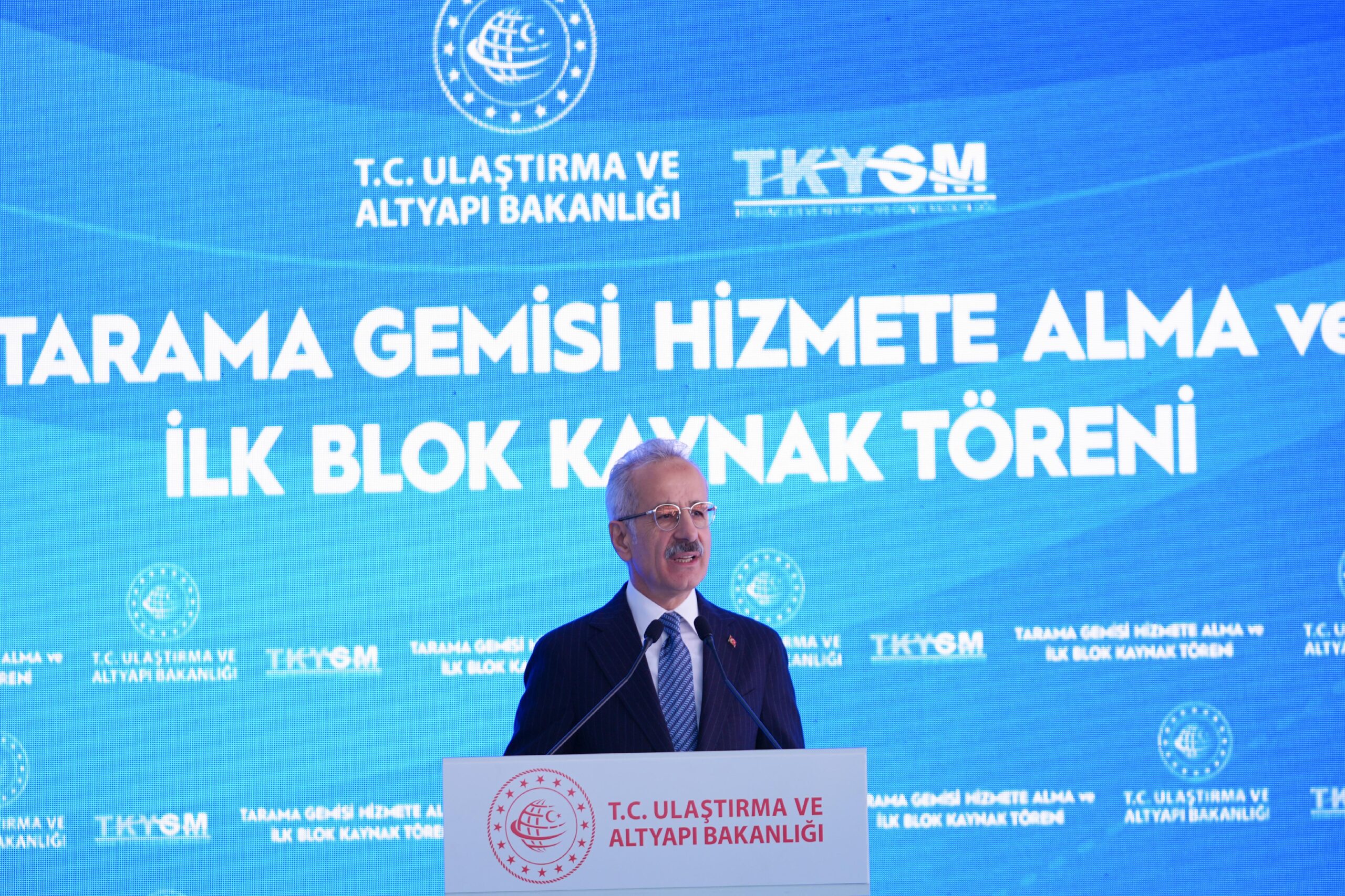 Bakan Uraloğlu Tarama Gemisi Hizmete Alma ve İlk Blok Kaynak Töreni’nde konuştu: haberi