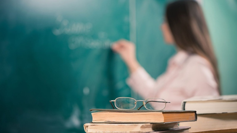 Öğretmenler İçin İl Dışı İsteğe Bağlı Atama Süreci Başladı: Başvuru Takvimi ve Kontenjan Detayları Açıklandı