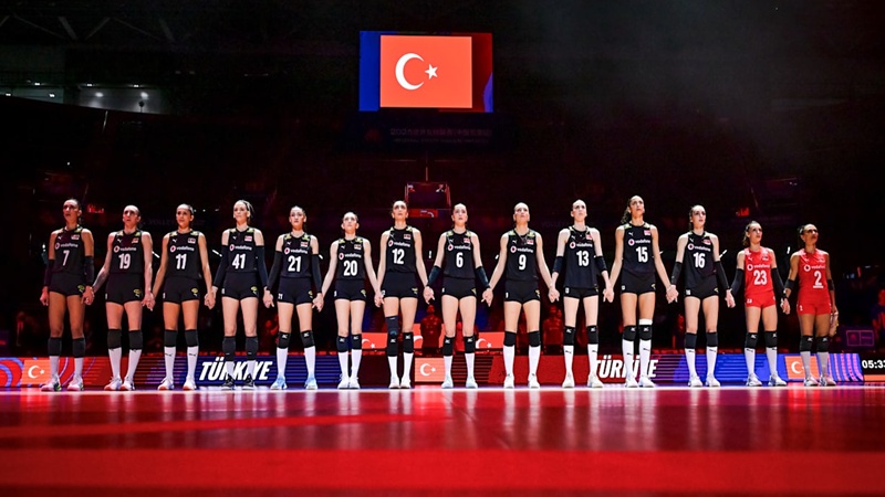 Filenin Sultanları, Çin Karşısında 4’te 4 İçin Sahada