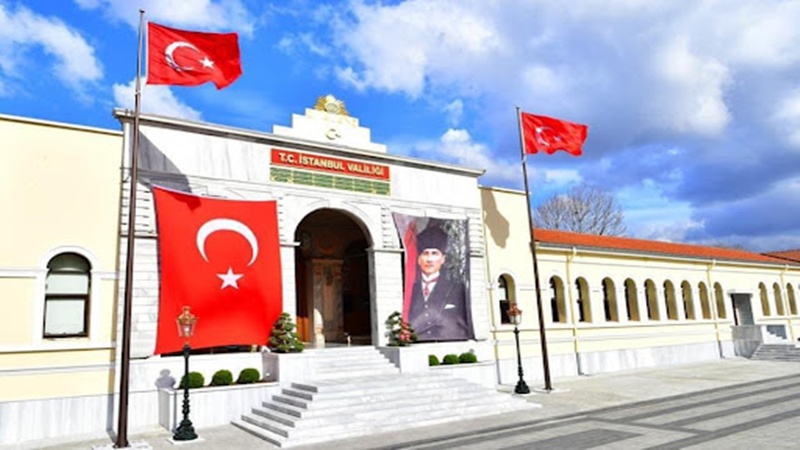 Valilik Kararıyla Taksim ve Şişhane Metro İstasyonları Kapatıldı