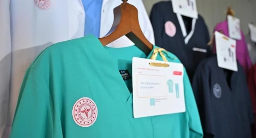 Sağlık Çalışanlarının Üniformaları Bakanlık Tarafından Ücretsiz Verilecek