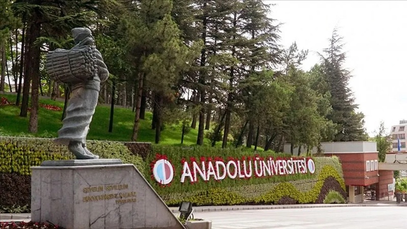 Anadolu Üniversitesi 2025 Güz Dönemi Kayıt Yenileme Başladı