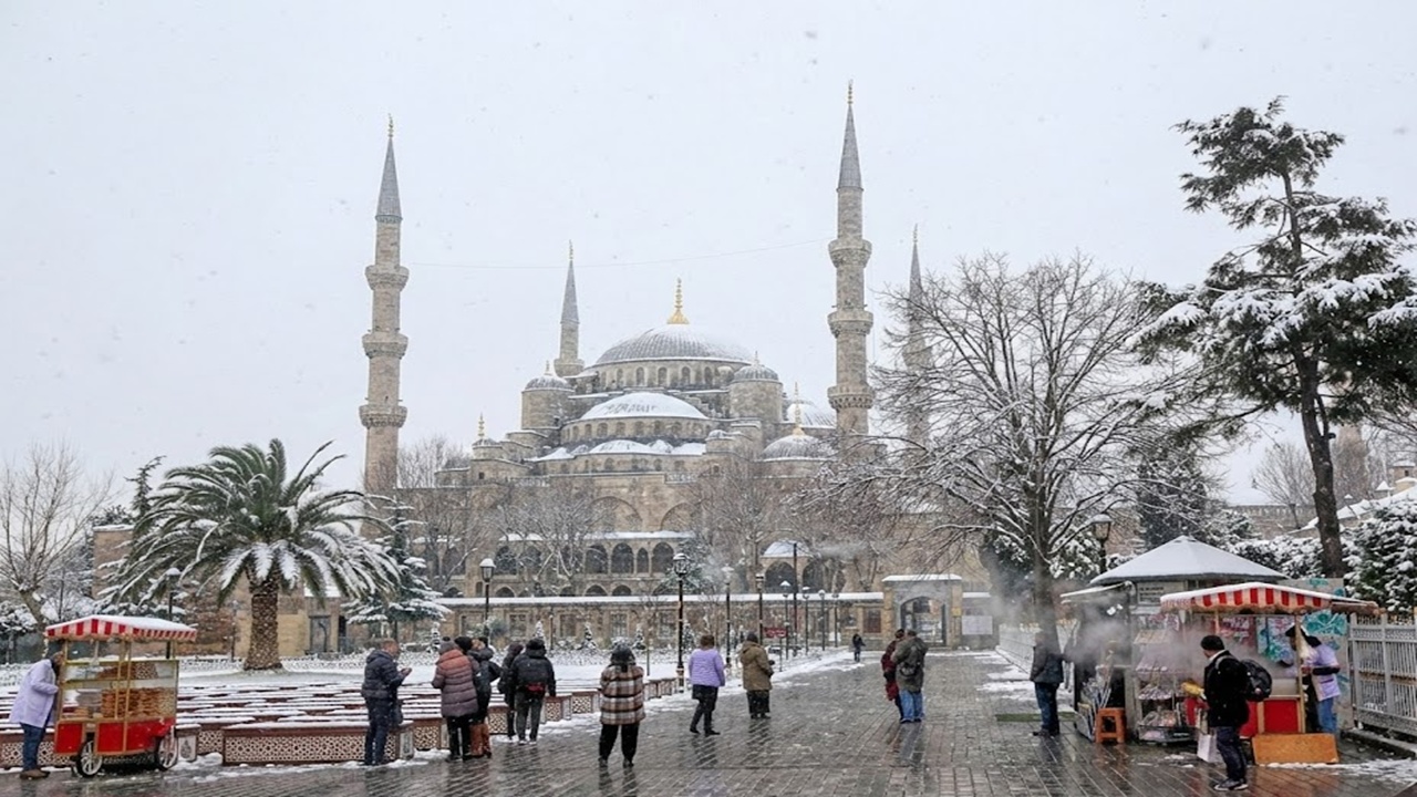 İstanbul’da Kar Yağışı Bekleniyor mu? AKOM ve MGM Son Tahminleri Açıklandı