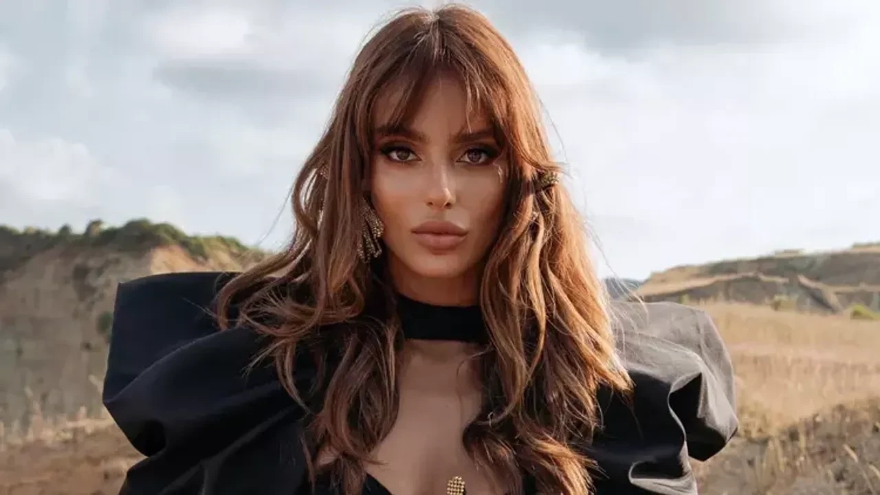 Bestemsu Özdemir İlk Çocuğunu Kucağına Aldı