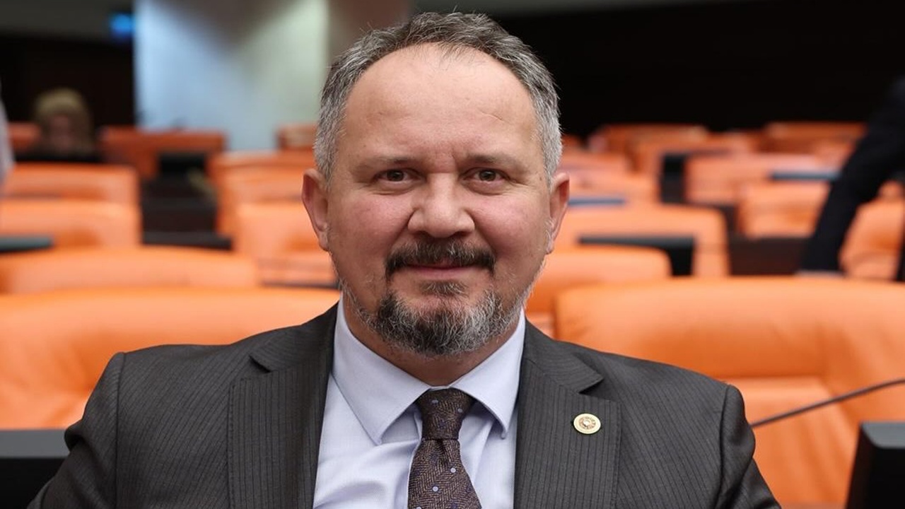 AKP’li Vekil Mestan Özcan 450 Bin Liralık Maaşı İle Geçinemediğini Söyledi